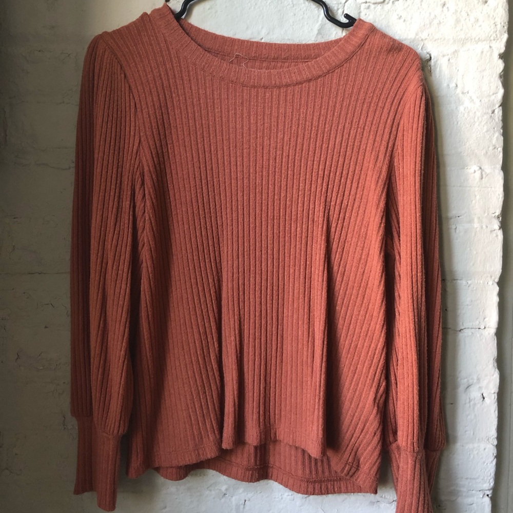 Quarter-length Puffed Sleeve Top